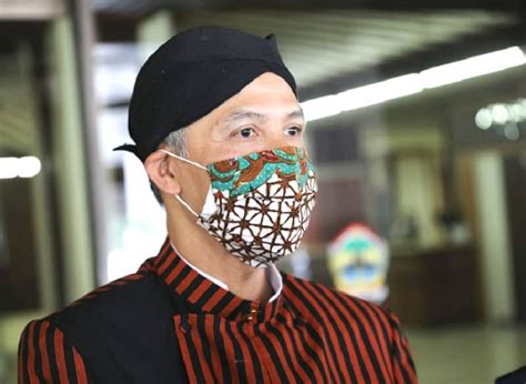 Meski vaksin sudah ada di indonesia, gubernur jawa tengah ganjar pranowo mengingatkan masyarakat untuk tetap menerapkan protokol rencana kita dapat 421.000. Ganjar Siap Disuntik Vaksin Covid-19 Pertama Kali