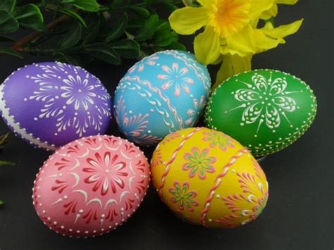 Set Of 5 Easter Eggs Decorated Chicken Eggs Wax Embossed
