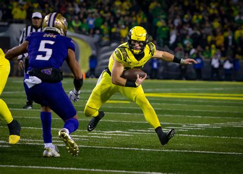 Oregon QB Bo Nix appears set to play for Ducks vs. Utah - Saturday Out West width=