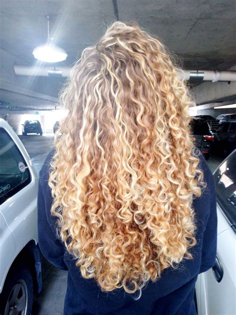 Hair Curly Blonde Hair Pinterest Curly Blonde Blondes And Hair