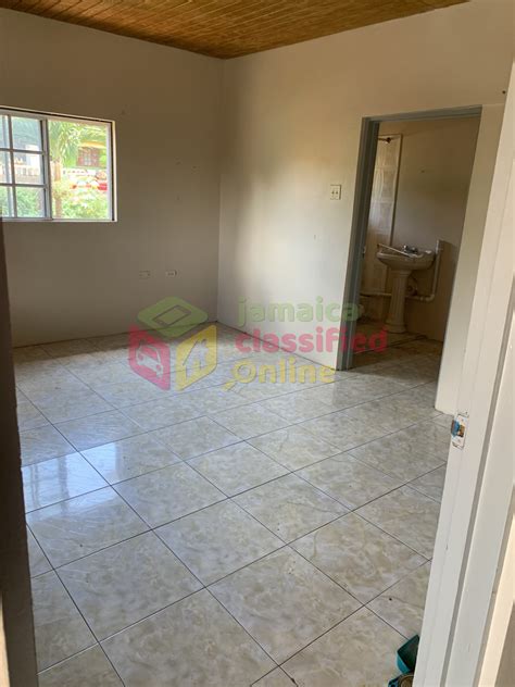 For Rent: 3 Bedroom 2 Bath - Knockpatrick