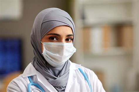 Simak Tips Memilih Masker Hijab Di New Normal
