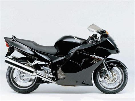 The bike is greatly improved compared to the previous one. 2001 Honda CBR 1100 XX: pics, specs and information ...