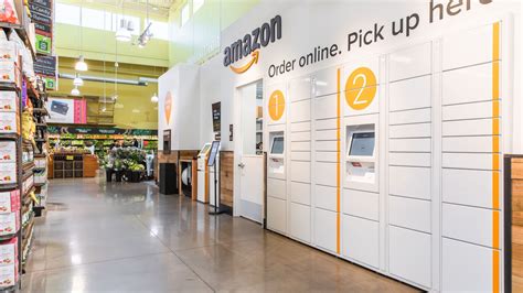 Online grocery pickup, or click and collect, has become particularly popular with suburban shoppers who drive to get their groceries. Got an Amazon package? A local Whole Foods has new way for ...