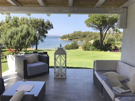 Die nahe strandbude sorgt für leibliches wohl. Sardinien Ferienhaus am Meer, Villa für bis zu 8 P mit ...