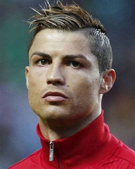 One particular detail that you will find in almost all of cristiano's hairstyles is layering. Top 30 Popular Soccer Haircuts | Best Soccer Haircuts Of 2019