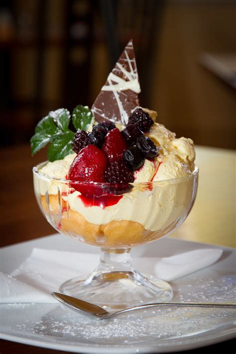 Cool down with our frozen desserts. 5 Elegant Desserts For Your Christmas Dinner Party | The ...