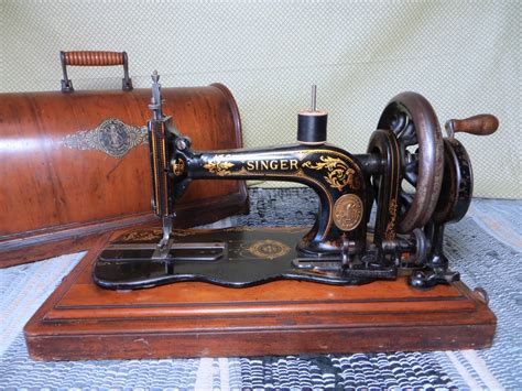 The Project Lady Singer Model 12 Fiddlebase Handcrank Sewing Machine