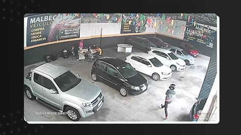 VÍdeo Bandidos Trocam Tiros Com Funcionários De Loja De Carros Durante Tentativa De Roubo No Am