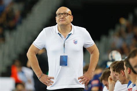 Najzanimljiviji članci, slike i video vezani za temu zlatko saračević. Zlatko Saračević: Hoću da nastavimo ovim putem kojim smo krenuli! | RK PPD Zagreb