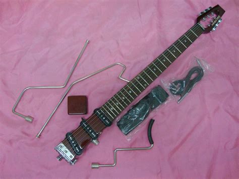 Wholesale Latest Ministar Korea Travel Mini Electric Guitar To Send