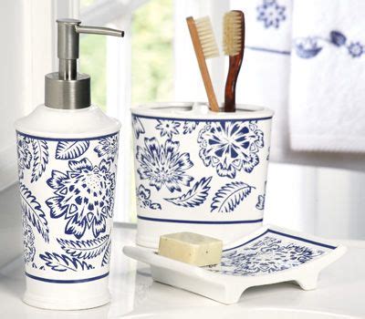 Get free shipping on qualified navy bathroom accessories or buy online pick up in store today in the bath department. Westbrook Bath Accessory Set | Blau weiß badezimmer ...