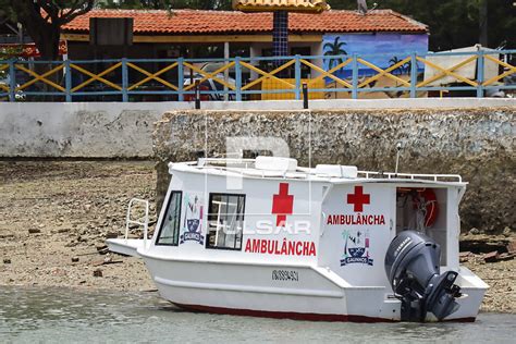 Barco Ambulância Ambulancha Utilizado Para Atendimento Médico Da