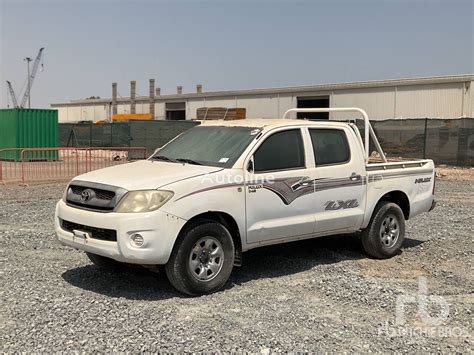 Buy Toyota Hilux Dlx 4x4 Crew Cab Armored Pick Up By Auction United