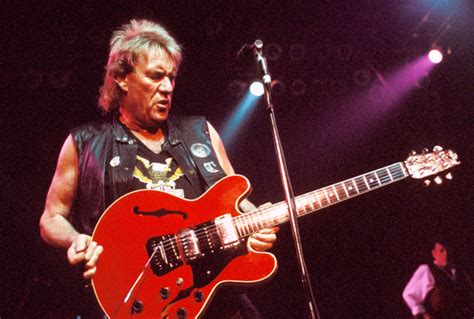 Alvin Lee Of Ten Years After Dead At 68 Rolling Stone
