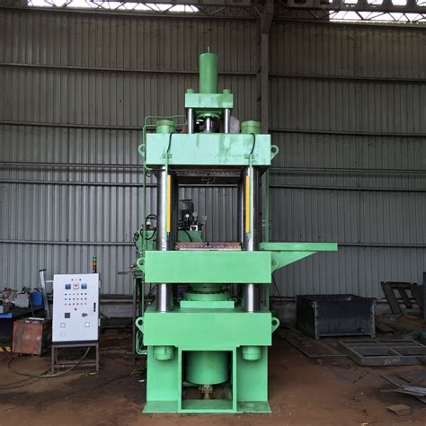 Mild Steel Hydraulic Rubber Transfer Moulding Press Capacity 200 Ton