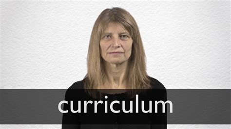 How To Pronounce Curriculum In British English Youtube