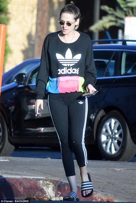 Kristen Stewart Looks Sporty As She Shows Off Slender Stems In Head To