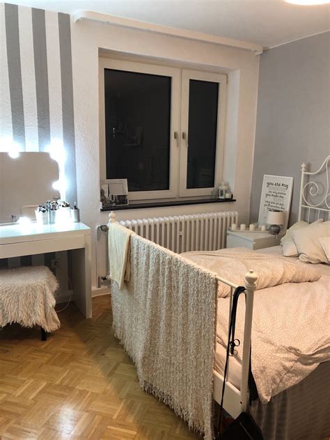 Die 4 zkb eigentumswohnung mit vom bad getrennter toilette ist laut bauplänen rd. gemütliches WG Zimmer in Kassel | Wg zimmer, Zimmer ...