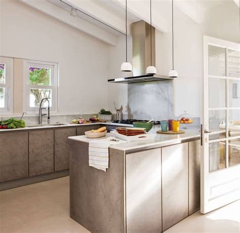 Cocina moderna con muebles de madera laminada. Cocinas Modernas Para Inspirarte Y Coger Ideas Para Copiar ...