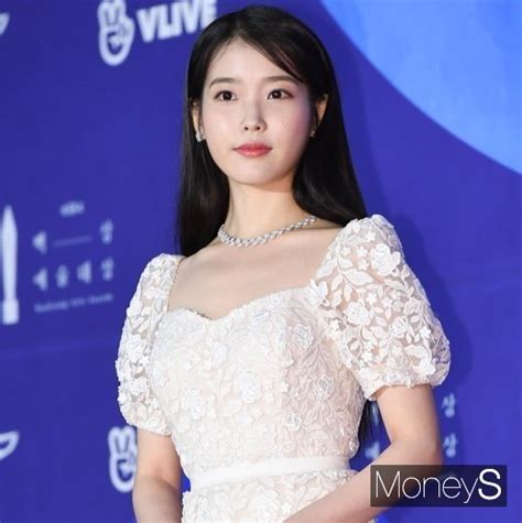 칸 입성 아이유→ 배우 이지은 신비로운 봄 기대 네이트 연예