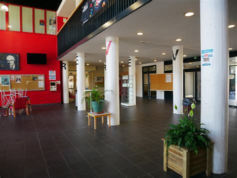 Lycée Schuman Perret intérieur | Film France