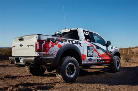 Photo Of The Day 2017 Ford F 150 Raptor Stuns In The Desert Gtspirit