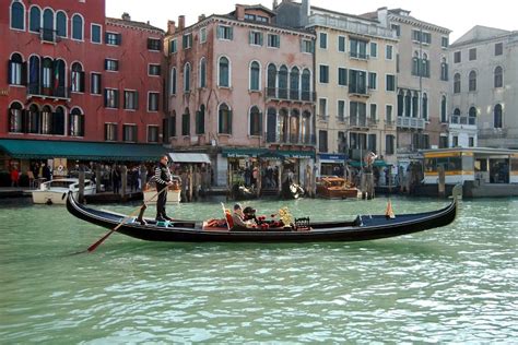 All You Need To Know About A Gondola Ride In Venice Hotel Ca Doro