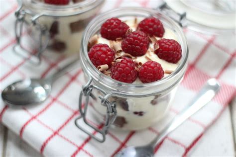 Frambozen Trifles Met Chocolade Vanille Filmpje Lekker En Simpel