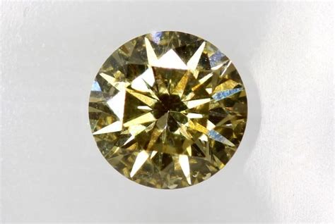 Diamant 035 Ct Brillant Fancy Light Yellowish Brown Catawiki