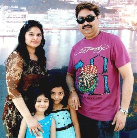 Among the cricketers, sanjay manjrekar , sachin tendulkar , shoaib akhtar , etc., all are big fans of kishore kumar's songs. Kumar Sanu Family Photo, Wife, Daughter, Son, Father, Age ...