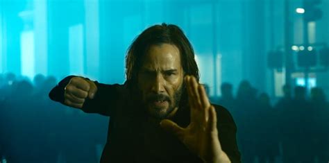 Keanu Reeves Diz Que Saltou 20 Vezes De Prédio Para Gravar Matrix
