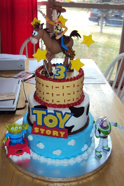 She doesn't have a blog, so i thought i would share it with you. Toy Story Cakes - Decoration Ideas | Little Birthday Cakes