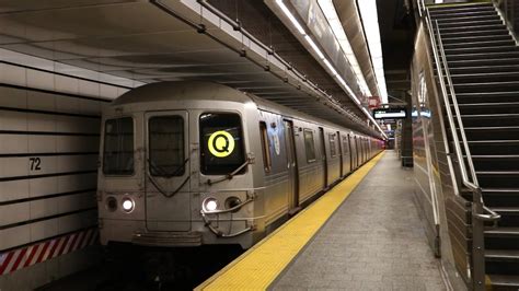 Mta New York City Subway Upper East Side Bound R46 Q Train At The 72