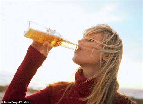 Nih Reveals Alarming Rise In Women Drinking Alcohol Daily Mail Online
