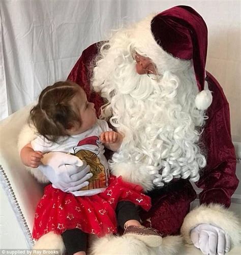 Santa Shares How He Sleighs The Awkward Questions Kids Ask Daily Mail