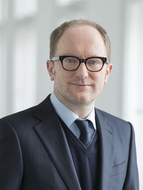 Die beiden großen immobilienkonzerne vonovia und deutsche wohnen stehen vor einem zusammenschluss. Fotos: Immobilien-Konzerne Vonovia und Deutsche Wohnen ...