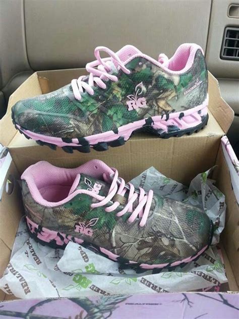 Realtree Girls Camo And Pink Shoes I Want These So Freakin Awesome