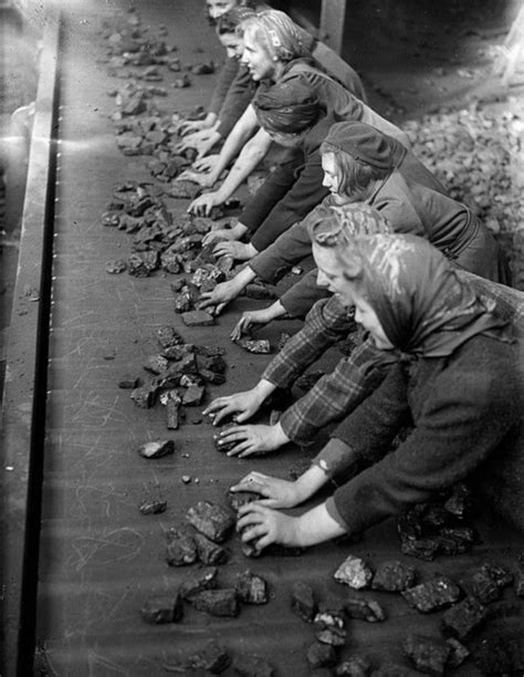 Coal Miners Women Work Coal Miners Old Photos Conveyor Belt