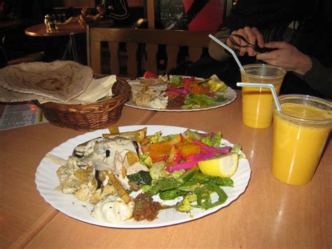 Är det ren leverans av mat. Mat från Lebanon - Berlin, Tyskland - Metalgirl - Reseguiden