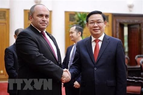 Vuong dinh hue takes the oath of office. Vietnam, Belarus seek ways to forge economic, trade, investment ties