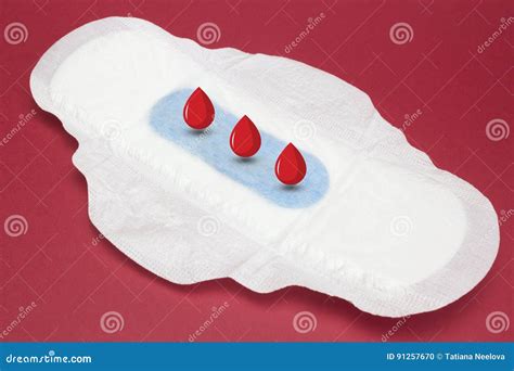 Almofadas E Tampões Macios Sanitários Da Menstruação Para A Proteção Da Higiene Da Mulher E