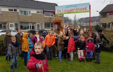 Sinds 26 oktober 2017 ben ik staatssecretaris van economische zaken en klimaat. Paaseieren zoeken in de Loggershoek | Harlinger Courant