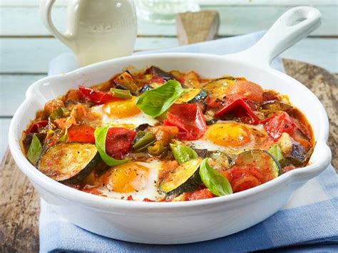 Sep 15, 2021 · gesund und lecker vernünftig zu essen und lust am essen zu haben sind kein widerspruch, so der koch. Leichte Rezepte - gesund und lecker essen | LECKER