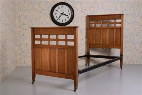 Oak bed frame sizes whether you're kitting out a cosy box room or updating your main bedroom, there's a wooden bed frame to match. Antique Oak Single Bed By Warings | 292650 ...