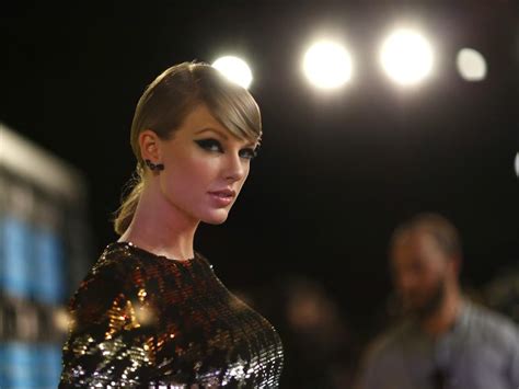 Taylor Swift Já Reagiu Ao Vídeo De Kanye West Em Que Ela Aparece Nua Tvi24