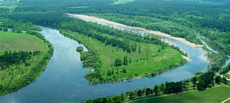 Its stalinist architecture and old forests are the main attractions to travellers from all over the. Belarus Top 10 Sightseeing Places