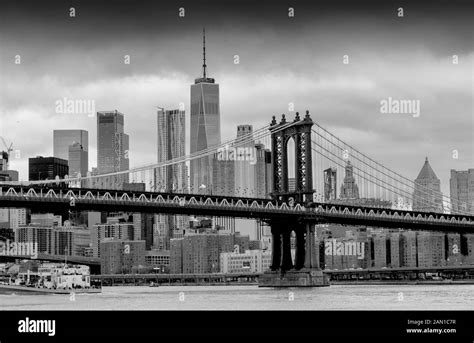 The Stunning Skyline Of Lower Manhattan Island And Manhattan Bridge