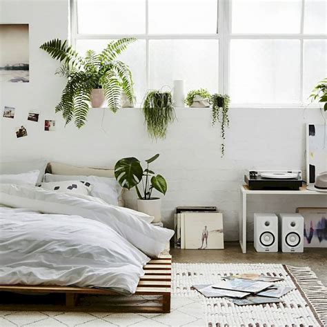 Shop our mattresses for a perfect fit Minimalist Memory Foam Mattress on the Floor: Bedroom ...