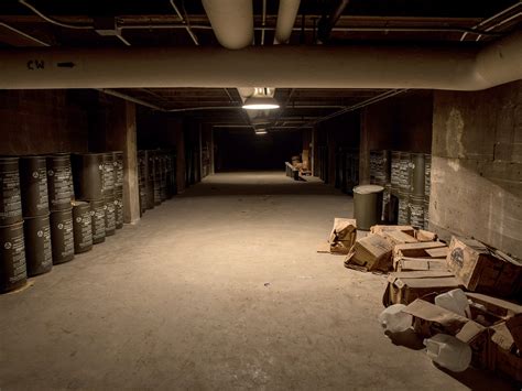 Now i find that the bunker is a 2001 movie, which has the originally of the concept, but unfortunately the confused screenplay does not work well. A nuclear fallout shelter went untouched for 55 years. It ...
